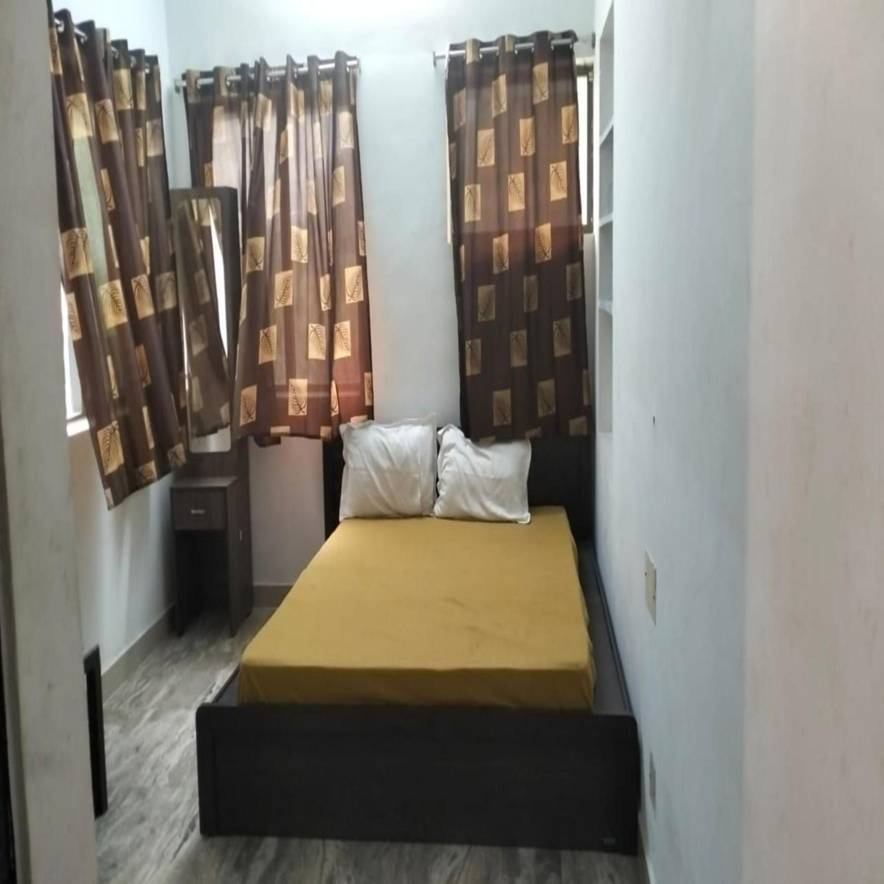 Queen D Tower - By Grands Inn Hospitality Tallākulam Exterior photo