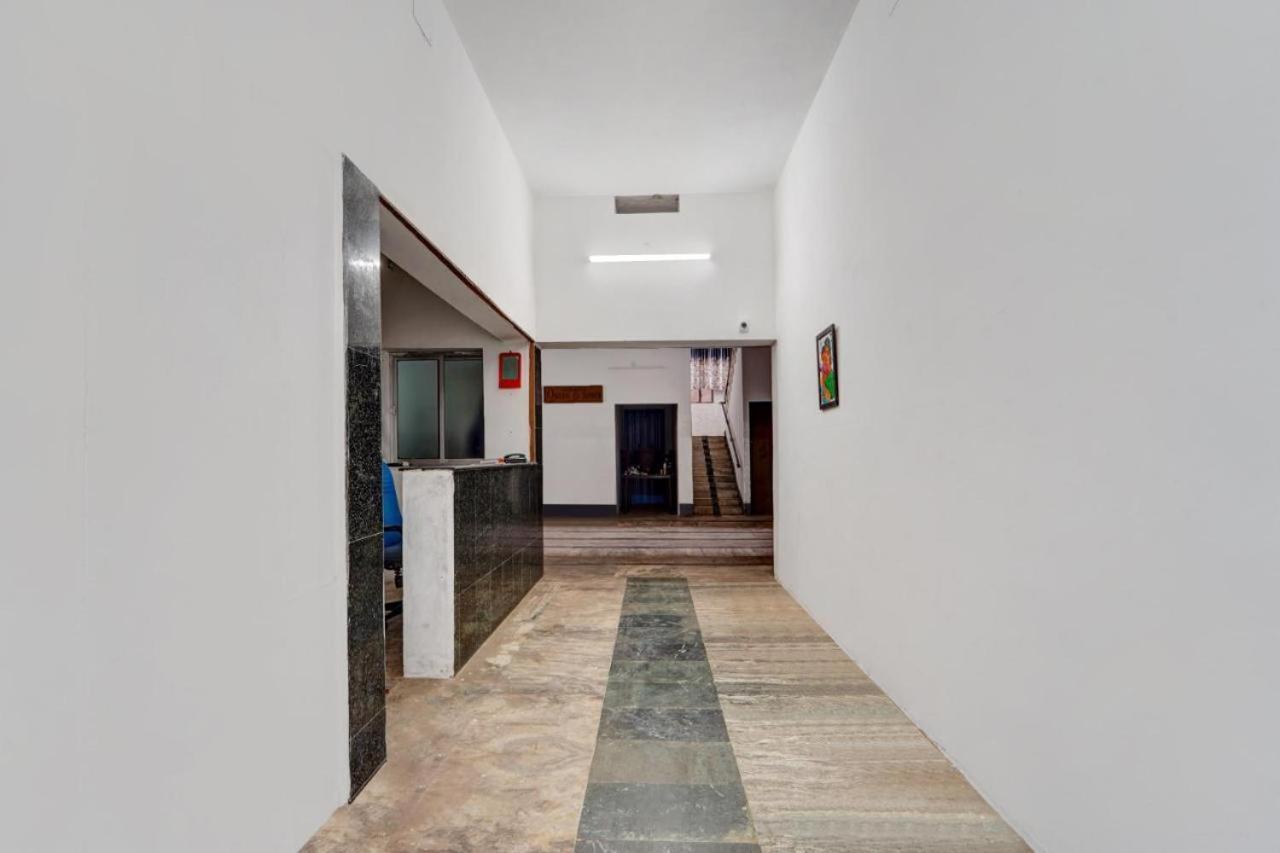 Queen D Tower - By Grands Inn Hospitality Tallākulam Exterior photo
